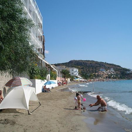 Hotel Толон Экстерьер фото