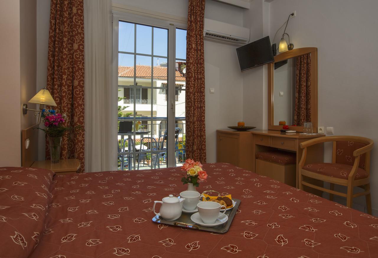 Hotel Толон Экстерьер фото