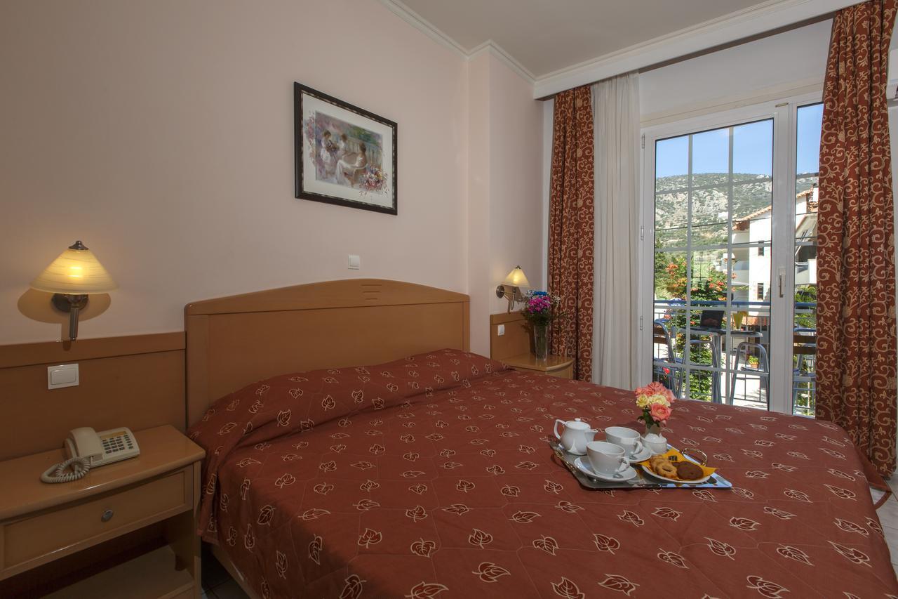 Hotel Толон Экстерьер фото