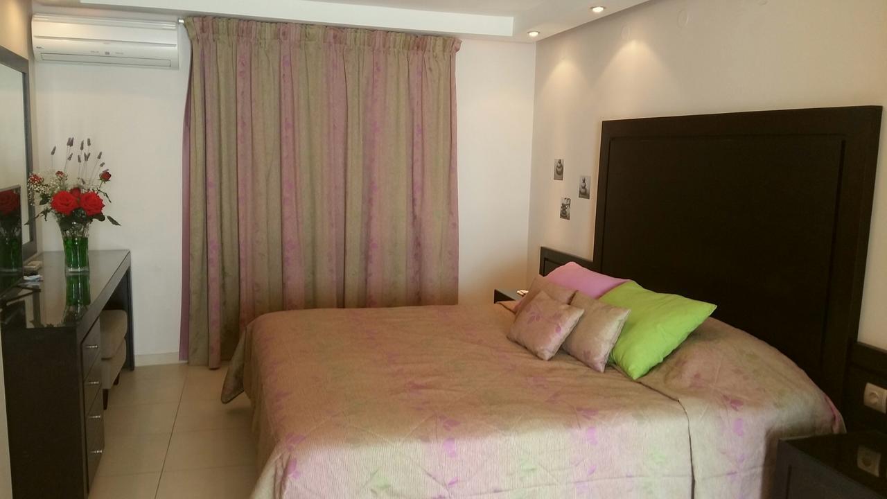 Hotel Толон Экстерьер фото