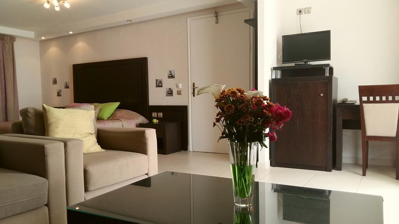 Hotel Толон Экстерьер фото
