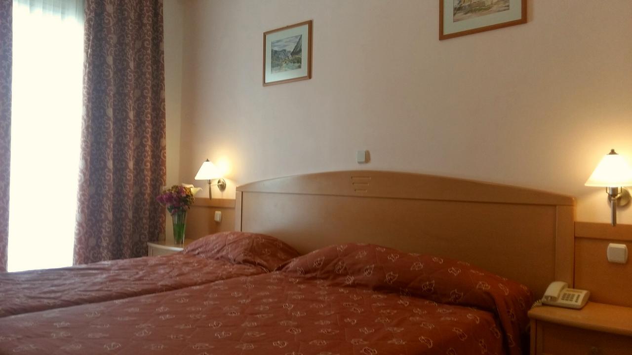 Hotel Толон Экстерьер фото
