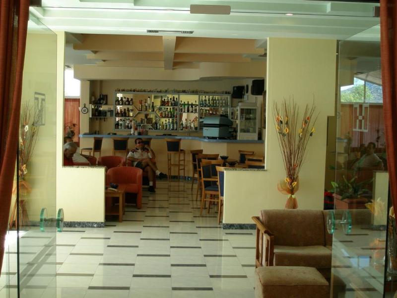 Hotel Толон Экстерьер фото
