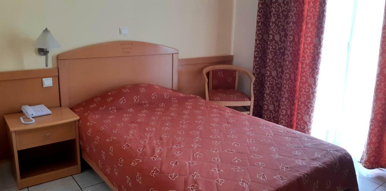 Hotel Толон Экстерьер фото