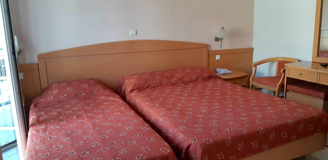 Hotel Толон Экстерьер фото