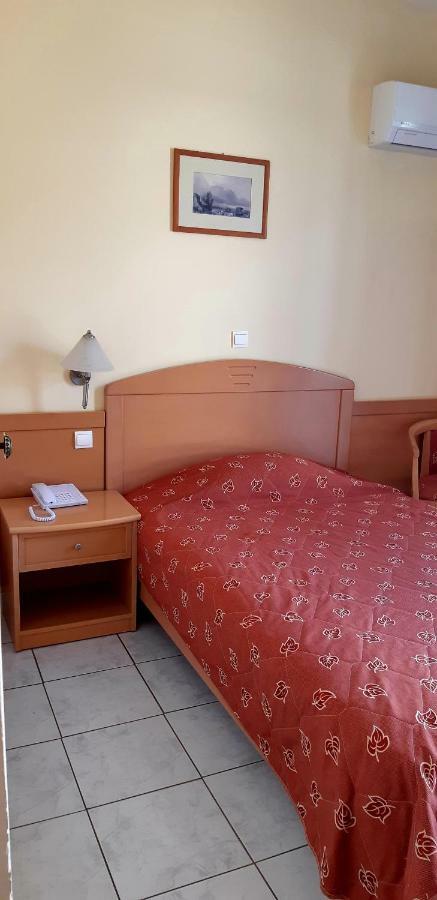 Hotel Толон Экстерьер фото